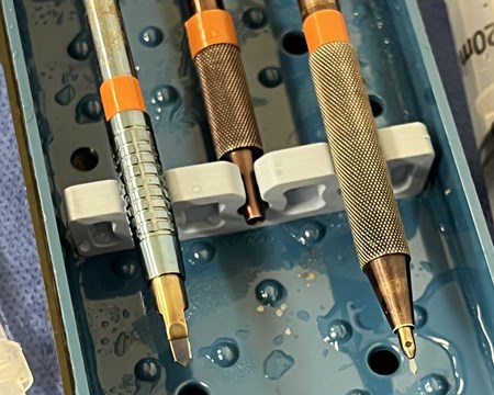 Reuasable blades in tray