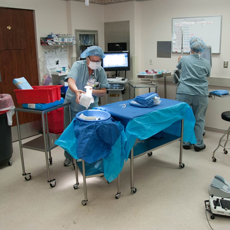 Setting up OR for cataract procedure